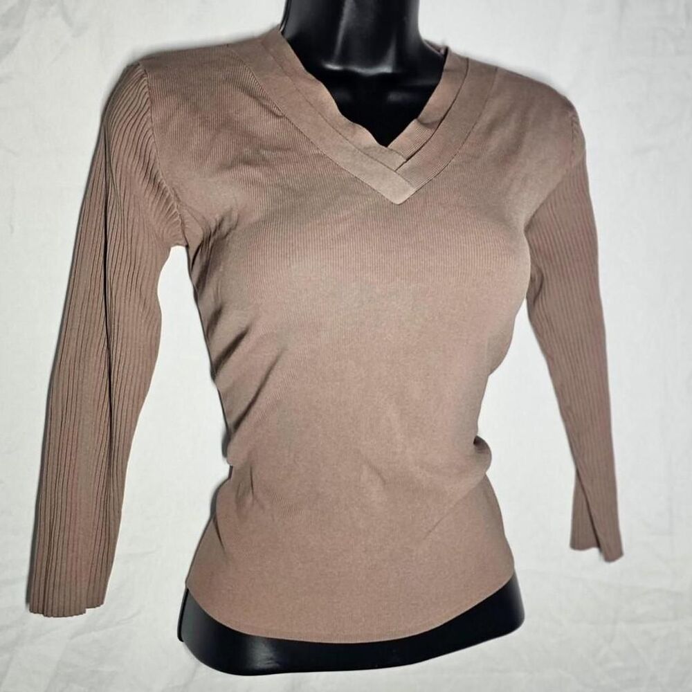 tan stretchy v neck vintage y2k 2000s 3/4 sleeve top